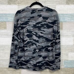 BEACHLUNCHLOUNGE Camo Print Henley Top Black Soft Stretchy Jersey Knit sz Large